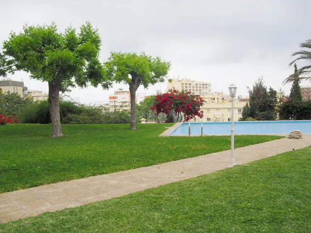 Oportunidad Única en Torremolinos Centro | Piscina, Garaje y - foto 2