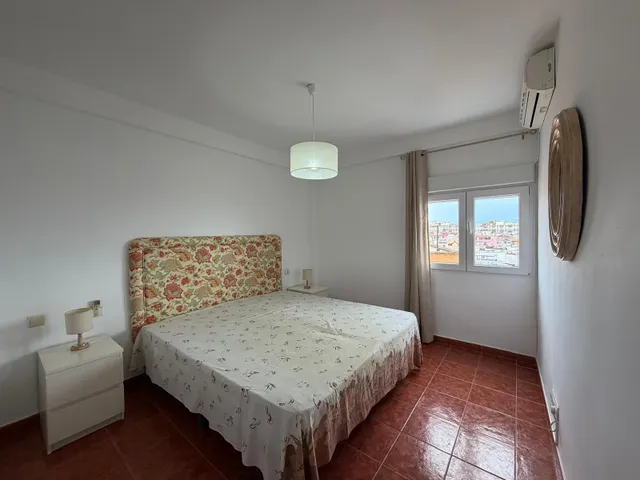 Piso en alquiler de larga temporada en Avenida Blas Infante – 1.300 €/mes — 7