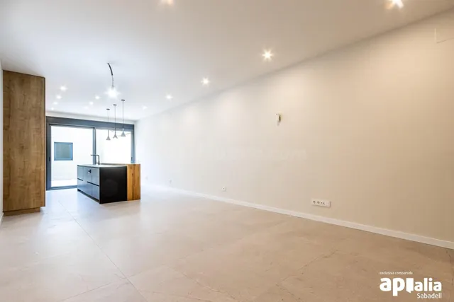 Casa en el centro reformada a estrenar con patio y terraza! - foto 5