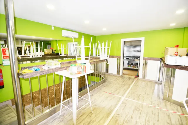 Urbis te ofrece un local comercial en venta en zona Centro, Salamanca. — 9