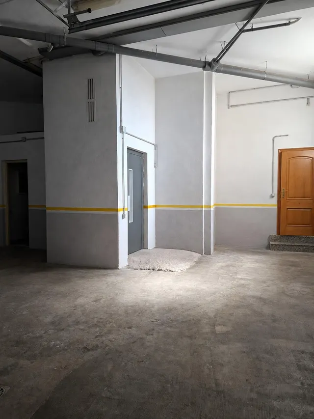 Excepcional Piso con Garaje para Familias y Profesionales - €180.000 — 40