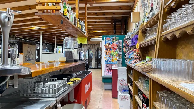 Venta de restaurante y fábrica de embutidos — 24