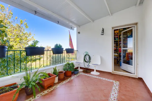 Elegante Propiedad Doble con Vistas al Campo y Acabados de Lujo — 20