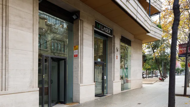 Local comercial 74m² en alquiler - Eixample — 2