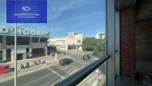 Se vende o alquila local totalmente diafano en Zona Franca — 32