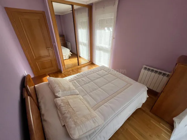 SE ALQUILA HABITACIÓN EN PISO COMPARTIDO CERCA DE LA PLAZA D - foto 3
