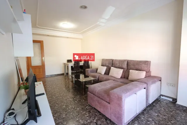 PISO CON GARAJE Y TRASTERO EN LA POBLA DE VALLBONA, ideal pa