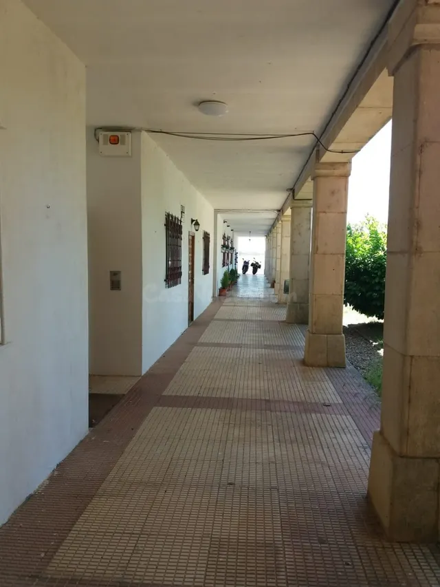 SE VENDE PISO DE 3 HAB.,SALÓN, COCINA, BAÑO, TERRAZA ACRISTA - foto 2