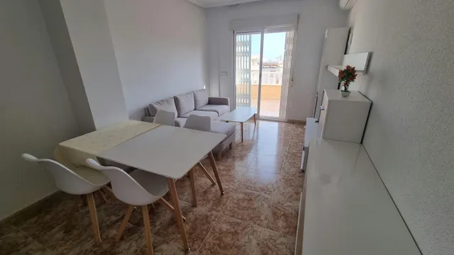 ÁTICO DE 2 DORMITORIOS A 700 METROS DEL MAR - ZONA PLAZA DEL CALVARIO, TORREVIEJA - — 8