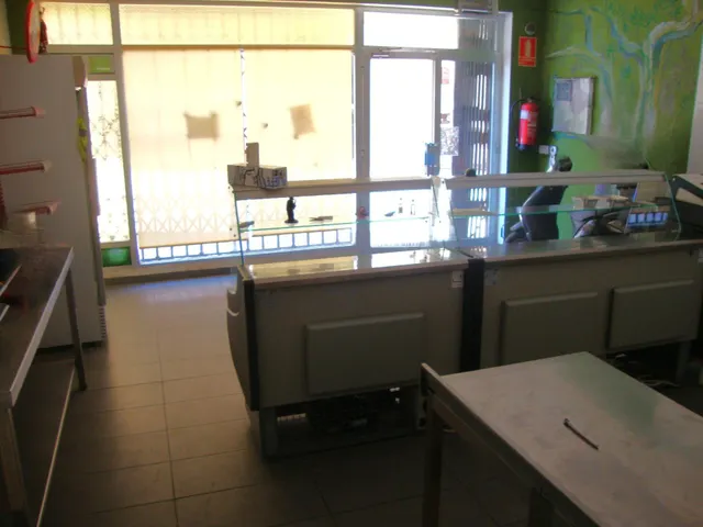 VENTA DE VIVIENDA EN PLANTA BAJA Y PISO — 7