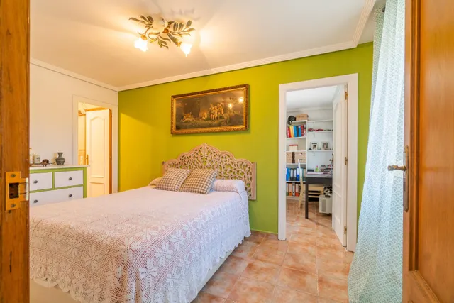 Chalet pareado con piscina, amplia parcela y alta eficiencia energética en Los Balcones — 22