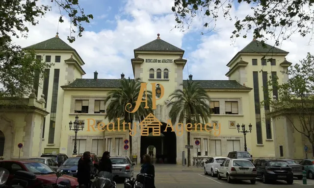 ¡OPORTUNIDAD! Se vende PLAZA DE GARAJE ubicada bajo el Mercado de Abastos. — 11