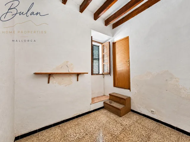 Casa señorial a reformar con bodegas, gran patio y garaje en Consell — 15