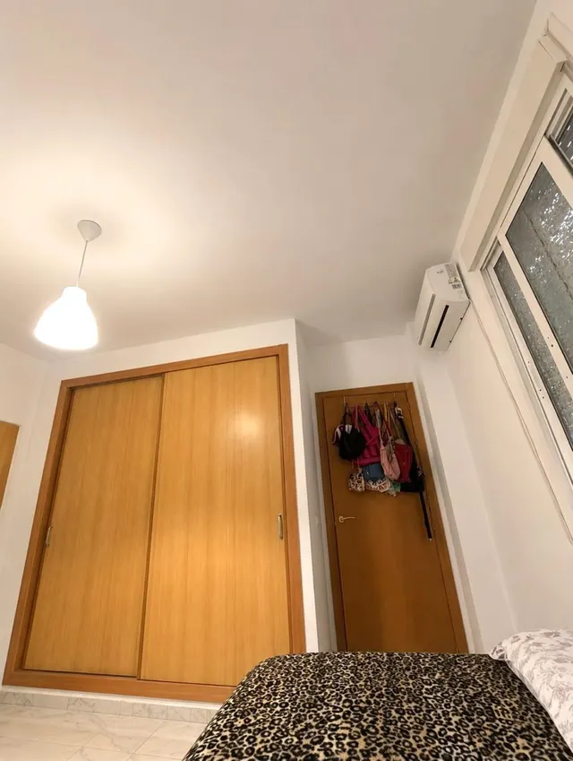 Casa de esquina con patio y chimenea en Villaverde del Río — 20