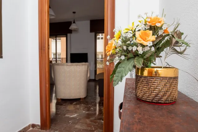 SE ALQUILA FANTÁSTICO PISO JUNTO A SAN JERÓNIMO — 4