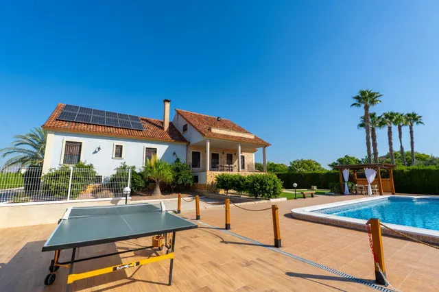 VILLA DE LUJO EN CATRAL . — 6