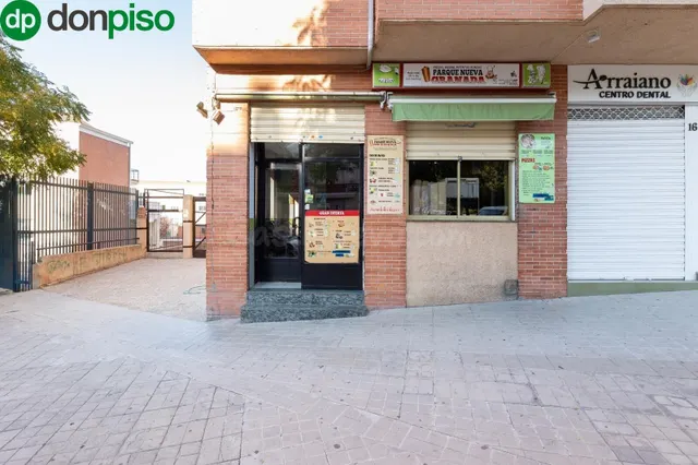 VENTA DE LOCAL EN URBANIZACION PARQUE NUEVA GRANADA (GRANADA) — 2