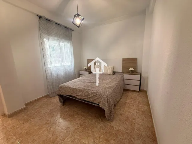 Piso de 80 m2 de 3 habitaciones en zona ciudad de asís de Alicante: 2ª planta sin ascensor — 26