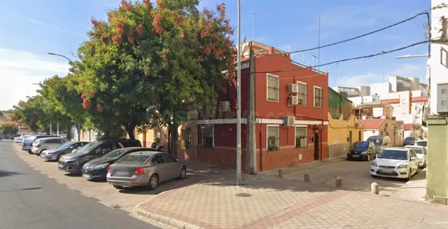 Inmueble Ocupado-Sin Posesión. Casa en venta en C/ Lorenzo d - foto 4