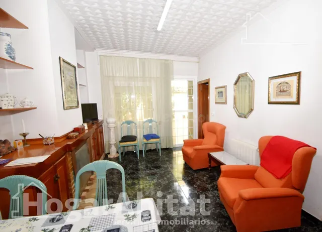 MAGNÍFICA CASA CON DOS VIVIENDAS INDEPENDIENTES Y TERRAZA, CERCA DEL CENTRO — 3