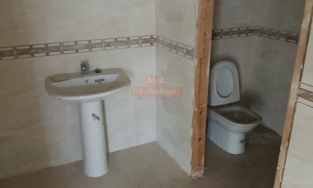 SE ALQUILA OFICINA EN ENTREPLANTA — 6