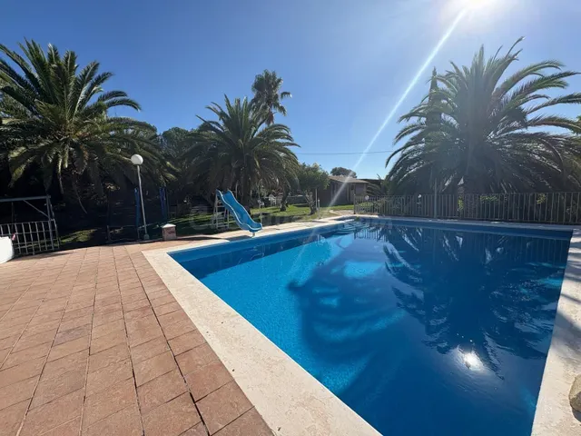 Amplia Casa con Terreno y Piscina en Las Huertas del Rio, Ar