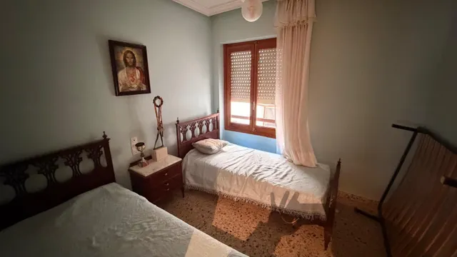 Piso de 4 habitaciones, dos terrazas en calle corredera — 15