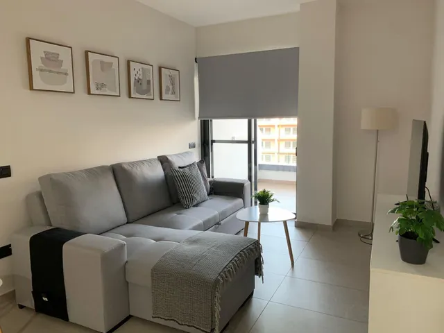 Precioso Apartamento con garaje, zonas deportivas y piscina - foto 3