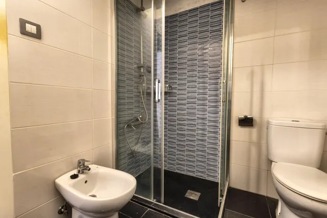 Edificio con balcones y terrazas en venta en Schamann — 10