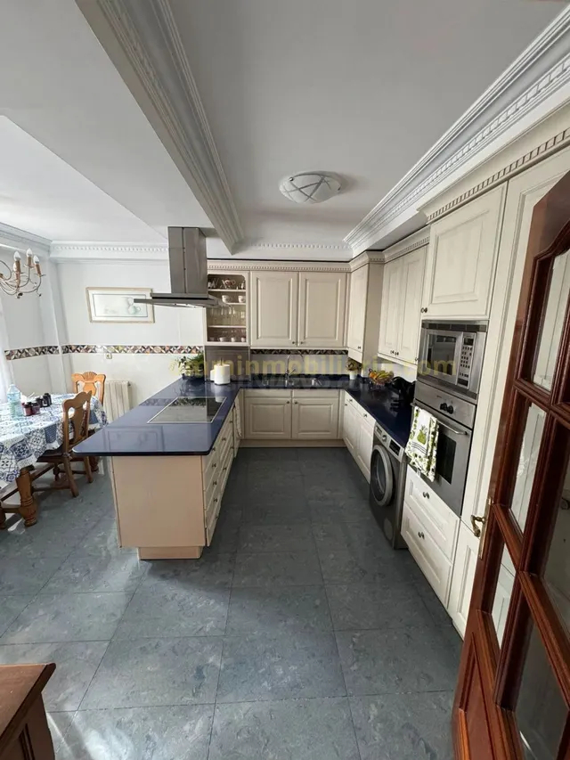 Chalet 7 habitaciones 630m² en venta - Centro — 38