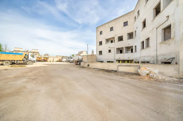 Edificio en María de la Salud en construcción. — 16