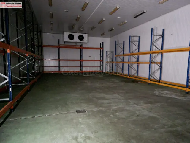 Nave con cámara frigorífica en Arganda – Ideal para empresas - foto 5