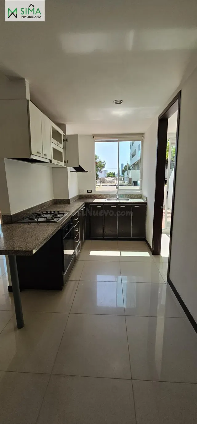 SE ARRIENDA AMPLIO APARTAMENTO DE 131 m2 EN ZONA EXCLUSIVA D - foto 4