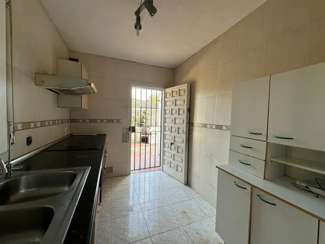 Casa a reformar con jardín y garaje en Urbanización Els Rosers — 19