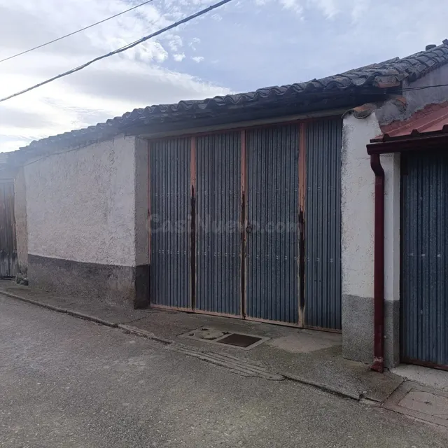 CASA MUY AMPLIA CON MUCHO TERRENO - foto 5