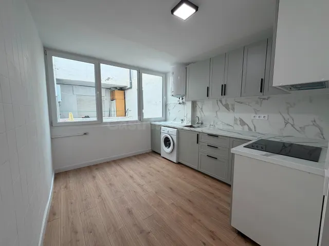 Apartamento con terraza, Alicante, Torrevieja, Playa del Acequión. 3 habitaciones, 108 m2, 90 metros al mar — 6