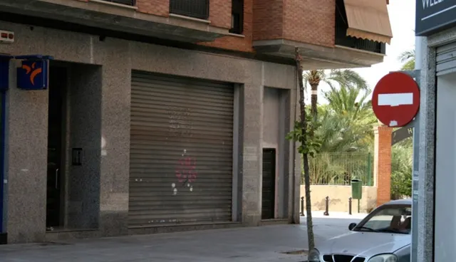 LOCAL COMERCIAL EN EL PARQUE DEL MONTJO — 5