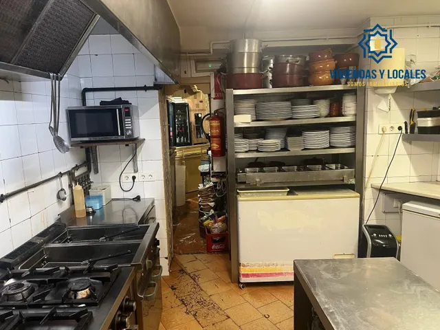 SE TRASPASA RESTAURANTE TOTALMENTE INSTALADO Y FUNCIONANDO JUNTO PLAZA DE GRACIA Y CALLE RECOGIDAS — 19