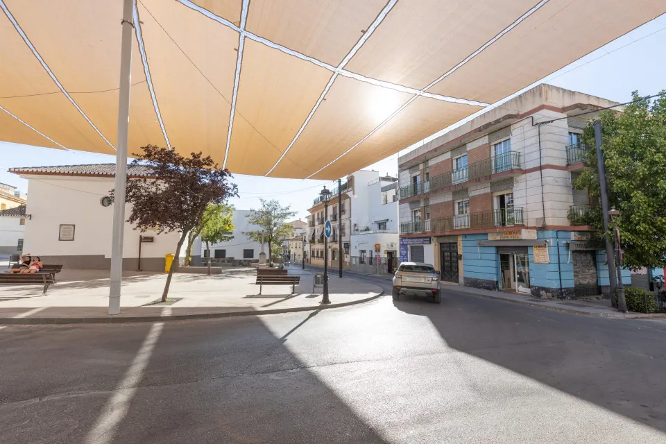 Edificio con gran potencial de inversión en La Zubia
