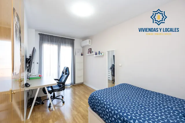 MARAVILLOSA CASA  A POCOS MINUTOS DEL CENTRO DE LA ZUBIA — 30