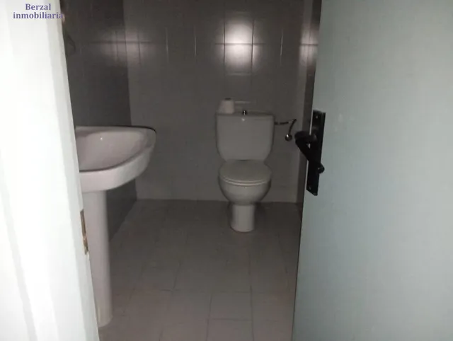 Amplio Local Comercial en Manzanera, Logroño - Ideal para Inversores — 11