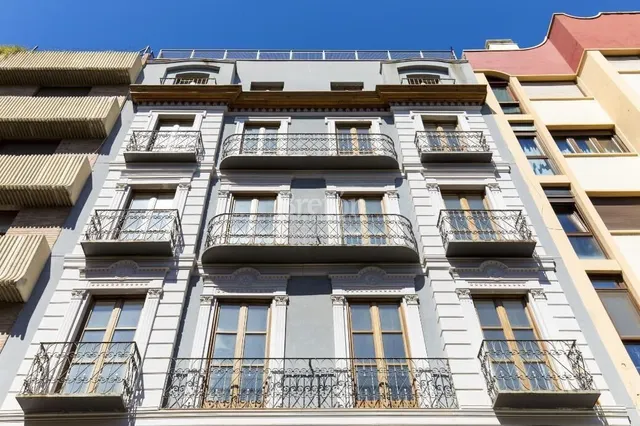 Exclusivo ÁTICO CON TERRAZA DE 90m2 junto a Paseo Independen