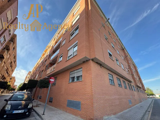 ALQUILER TEMPORAL de  fantástica vivienda situada en Benetússer, de 3 habitaciones, 2 baños, y garaje. — 39
