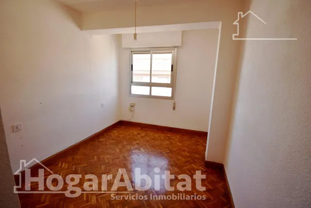 ¡VISTAS DESPEJADAS! ESQUINERO, ALTO Y EXTERIOR PARA REFORMAR — 14
