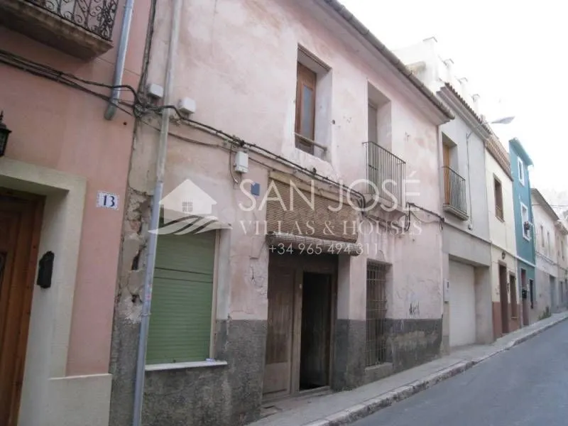 VENTA DE CASA PARA REFORMAR EN ASPE