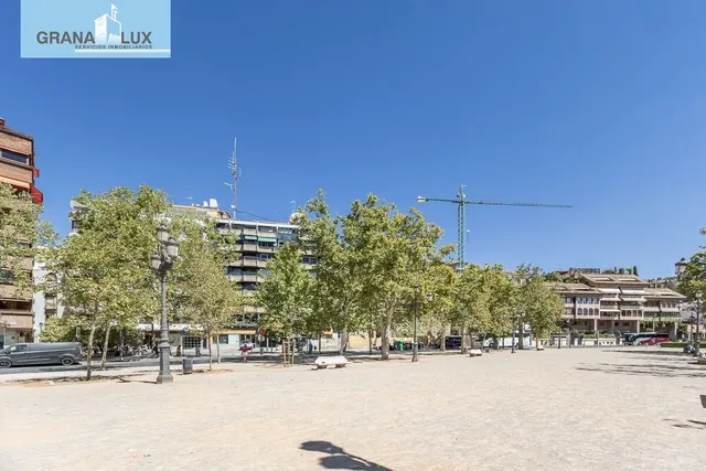 EXCLUSIVO INMUEBLE EN PLAZA DE CARRETAS, JUNTO AL EMBLEMÁTICO PASEO DEL SALÓN — 28