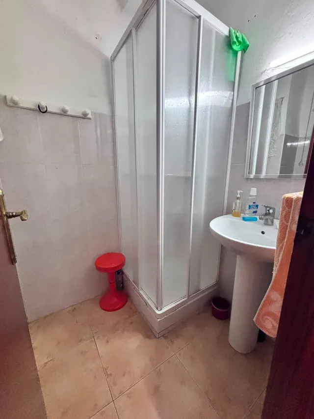 Amplia vivienda de 4 dormitorios y ascensor en carolinas altas. — 17