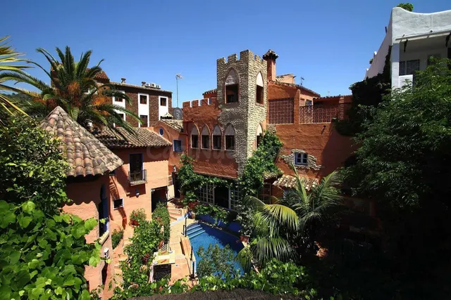Hotel 9 habitaciones 817m² en venta - Costa del Sol — 3