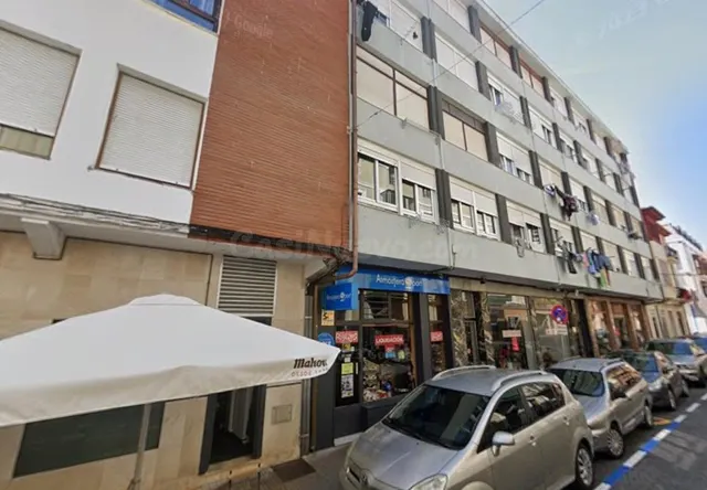 Se vende piso OKUPADO en Calle Rentería Reyes 10 de SantoÑ±a - foto 2
