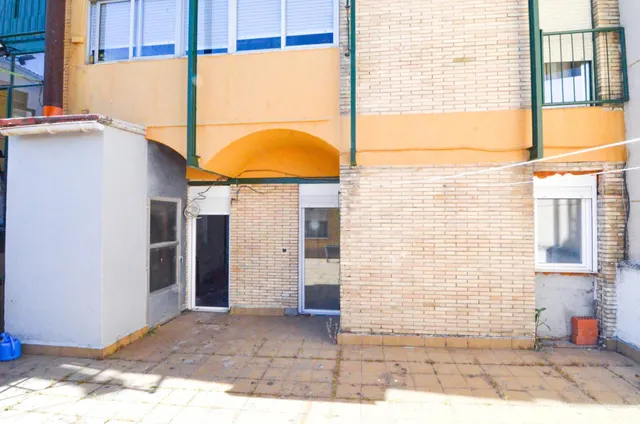 Urbis te ofrece un piso y estudio en venta en zona Salas Bajas, Salamanca. — 10